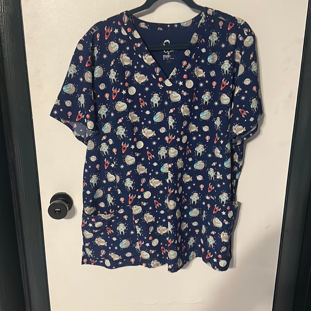 Maevn EUC sloth scrub top